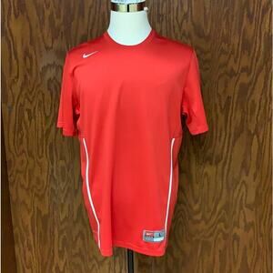 Nike Dri-FIT Men’s Red Athletic Shirt – Performance Tee Size Large